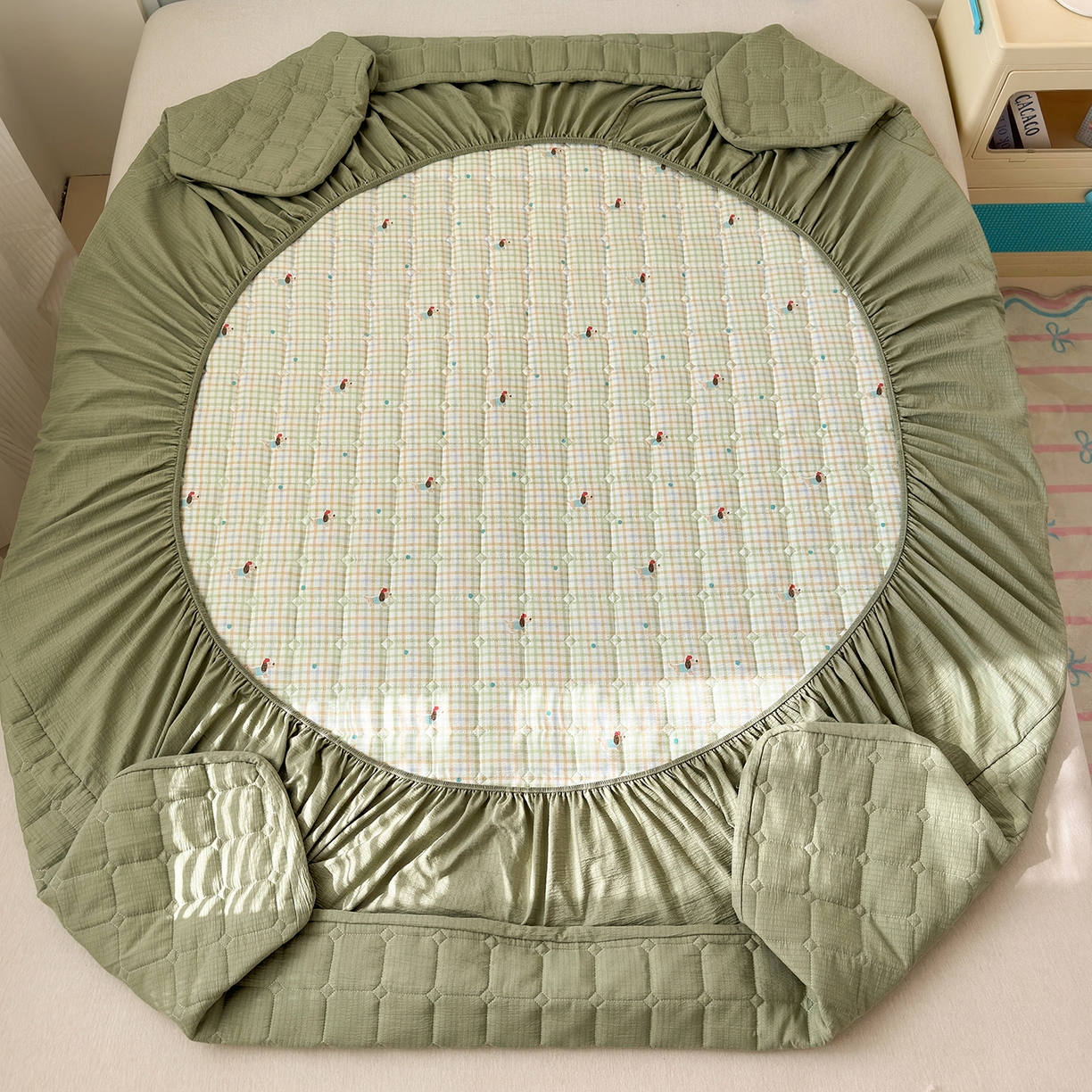 91家纺网 家纺一手货源 找家纺 丽美人家纺 2026新款双层皱皱纱大豆夹棉床笠单床笠床笠单件 JM腊肠狗