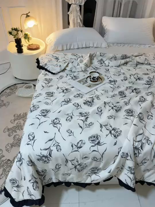 91家纺网 家纺一手货源 找家纺 薇玛仕 2026新款韩版宽边水洗棉大豆夏被赫本风亲肤柔软夏季薄被子 赫本-玫瑰