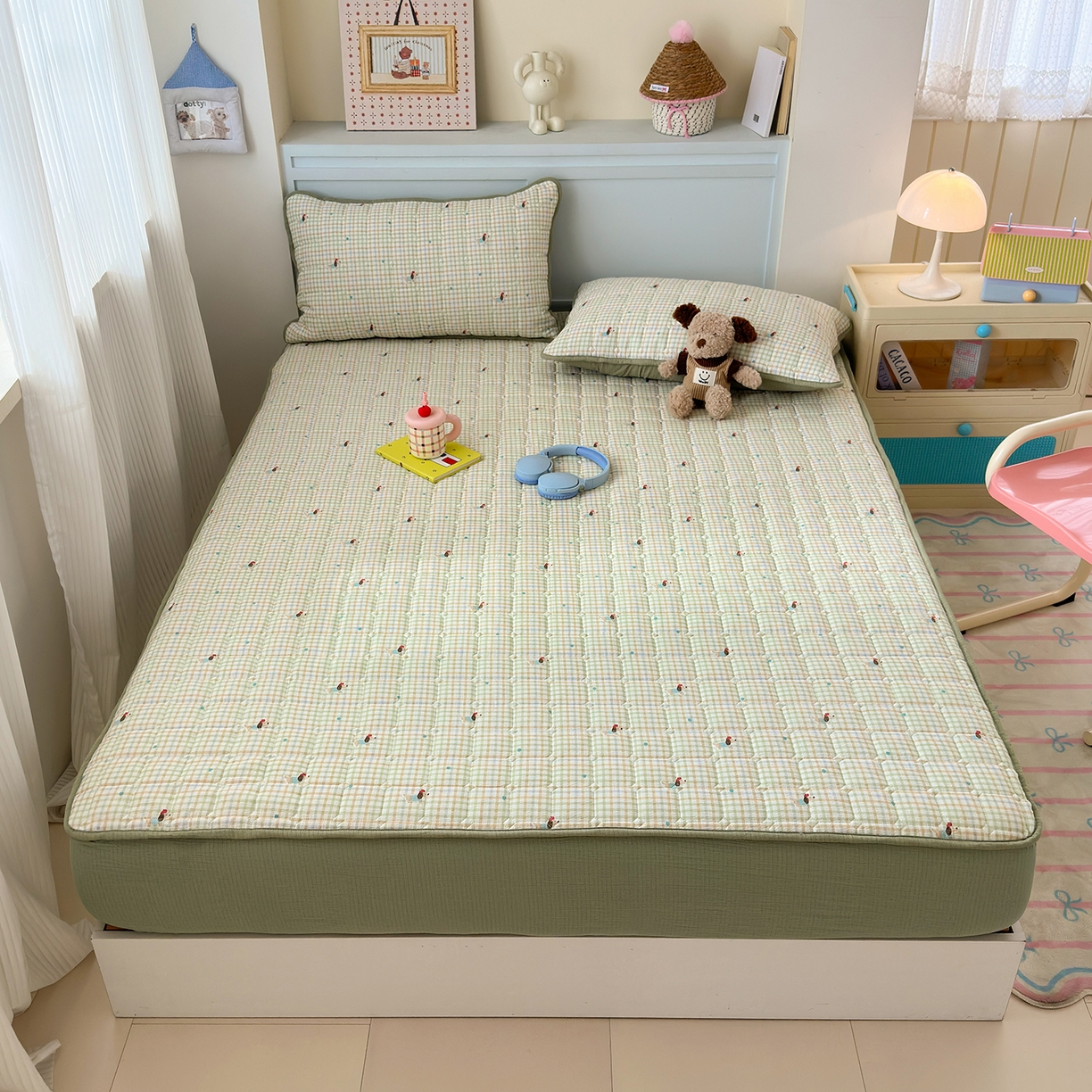 91家纺网 家纺一手货源 找家纺 丽美人家纺 2026新款双层皱皱纱大豆夹棉床笠单床笠床笠单件 JM腊肠狗