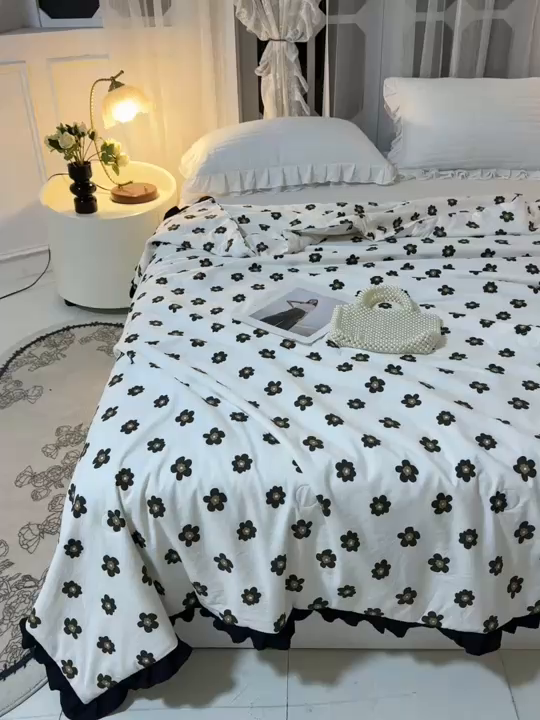 91家纺网 家纺一手货源 找家纺 薇玛仕 2026新款韩版宽边水洗棉大豆夏被赫本风亲肤柔软夏季薄被子 赫本-南薇