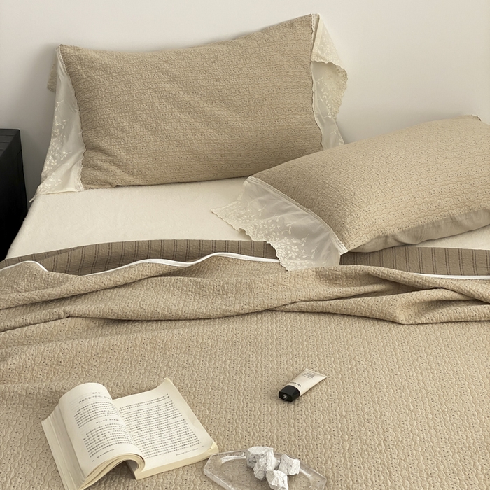 91家纺网 家纺一手货源 找家纺 麻依 2026新款全棉纯棉纱布床盖三件套四季款 慕白-驼