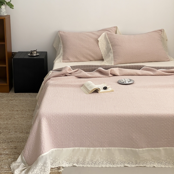 91家纺网 家纺一手货源 找家纺 麻依 2026新款全棉纯棉纱布床盖三件套四季款 慕白-粉