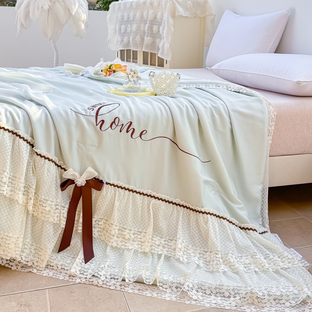 91家纺网 家纺一手货源 找家纺 优姿家纺 2026新款热款法式田园风花边天丝绣花夏被被子被芯 天兰