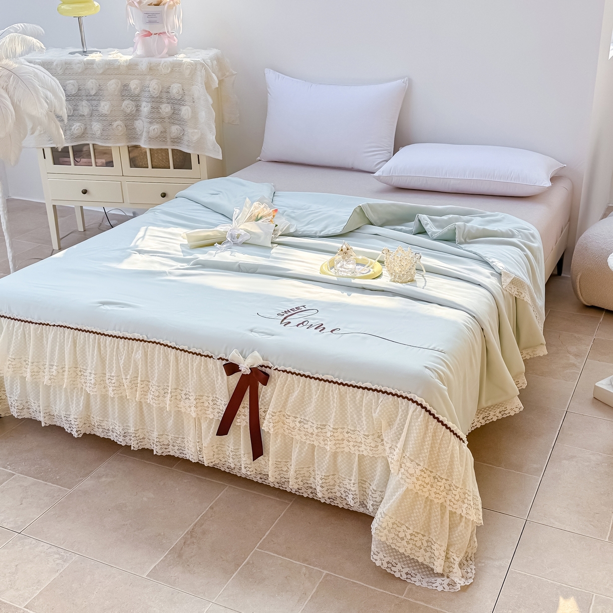 91家纺网 家纺一手货源 找家纺 优姿家纺 2026新款热款法式田园风花边天丝绣花夏被被子被芯 天兰