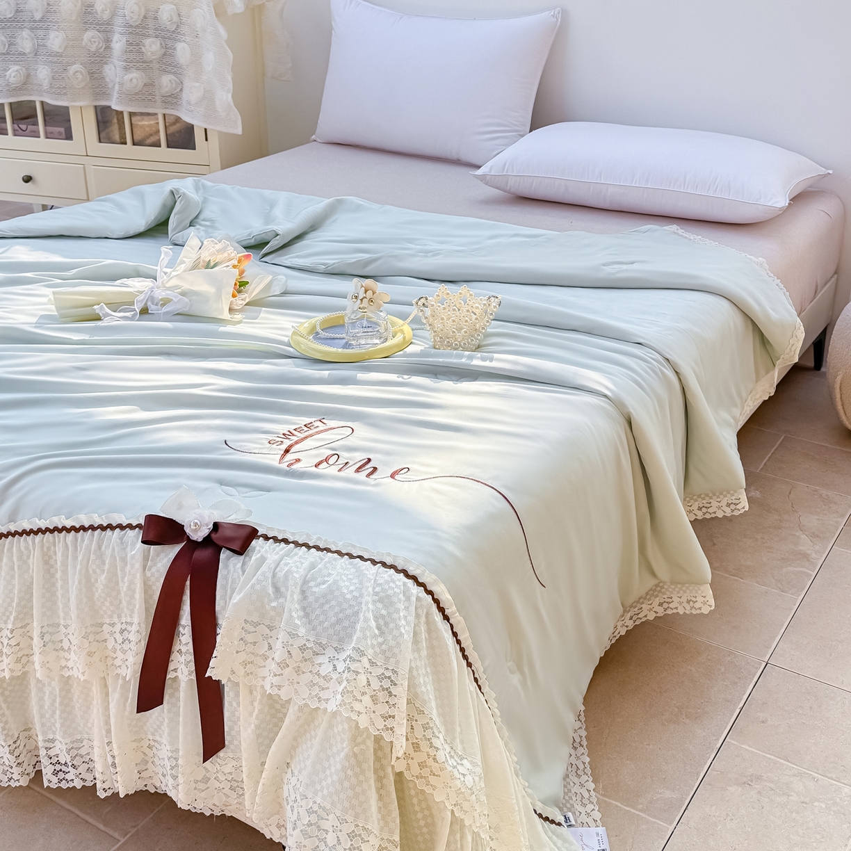 91家纺网 家纺一手货源 找家纺 优姿家纺 2026新款热款法式田园风花边天丝绣花夏被被子被芯 天兰