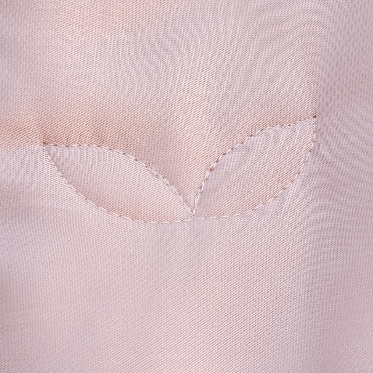 91家纺网 家纺一手货源 找家纺 优姿家纺 2026新款热款法式田园风花边天丝绣花夏被被子被芯 粉紫色