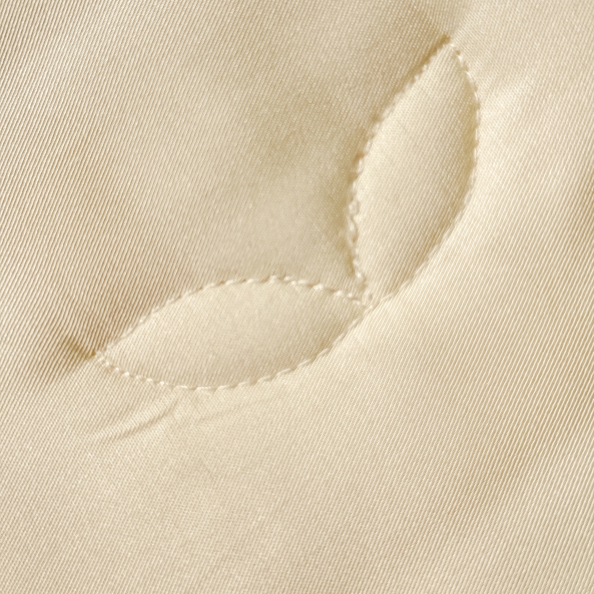 91家纺网 家纺一手货源 找家纺 优姿家纺 2026新款热款法式田园风花边天丝绣花夏被被子被芯 奶油米