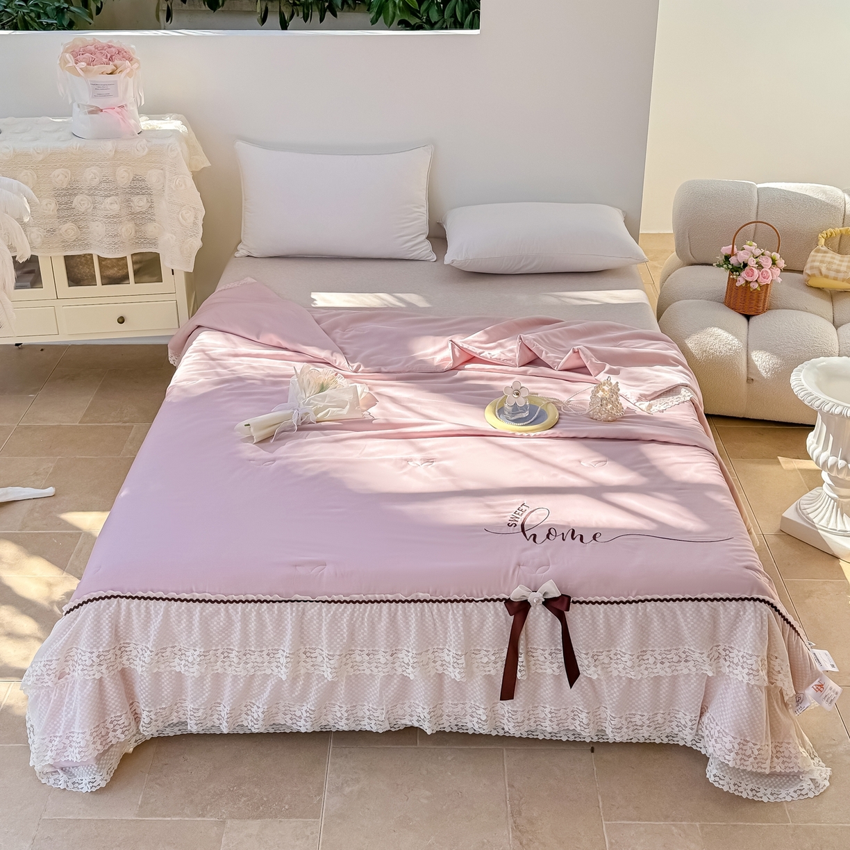 91家纺网 家纺一手货源 找家纺 优姿家纺 2026新款热款法式田园风花边天丝绣花夏被被子被芯 粉紫色