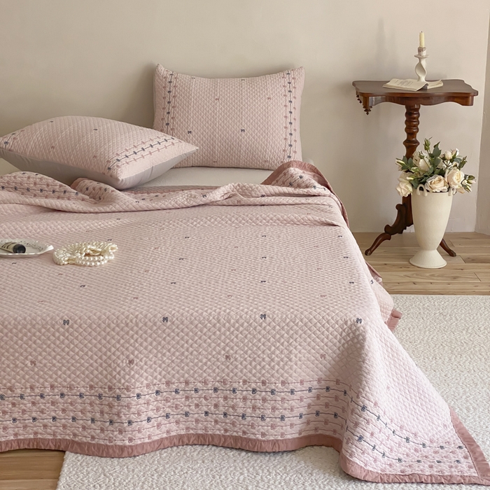 91家纺网 家纺一手货源 找家纺 麻依 2026新款韩国重工全棉纱布床盖床盖三件套 楼兰-粉