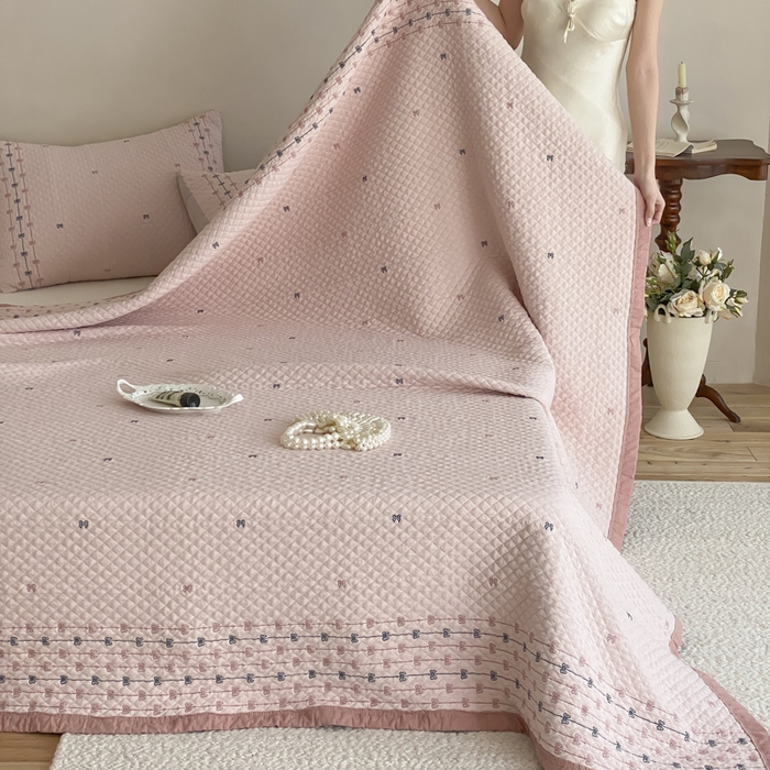 91家纺网 家纺一手货源 找家纺 麻依 2026新款韩国重工全棉纱布床盖床盖三件套 楼兰-粉