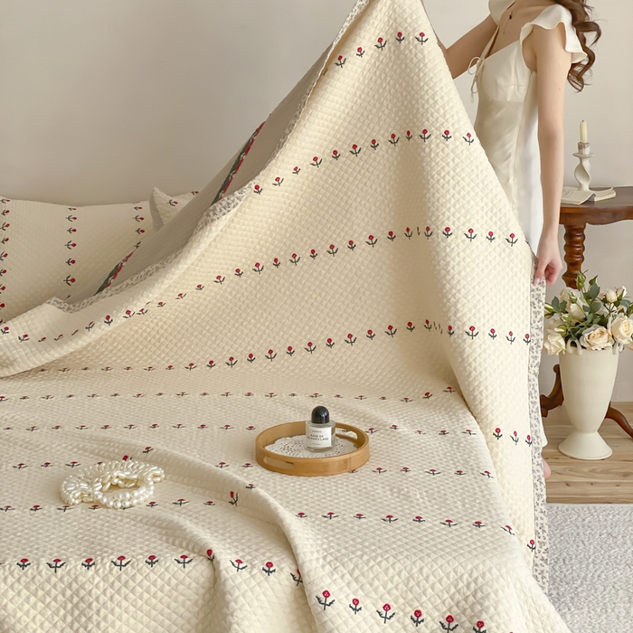 91家纺网 家纺一手货源 找家纺 麻依 2026新款韩国重工全棉纱布床盖床盖三件套 小花排排