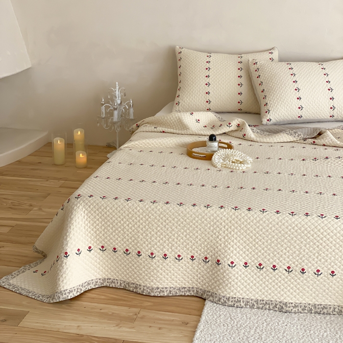 91家纺网 家纺一手货源 找家纺 麻依 2026新款韩国重工全棉纱布床盖床盖三件套 小花排排