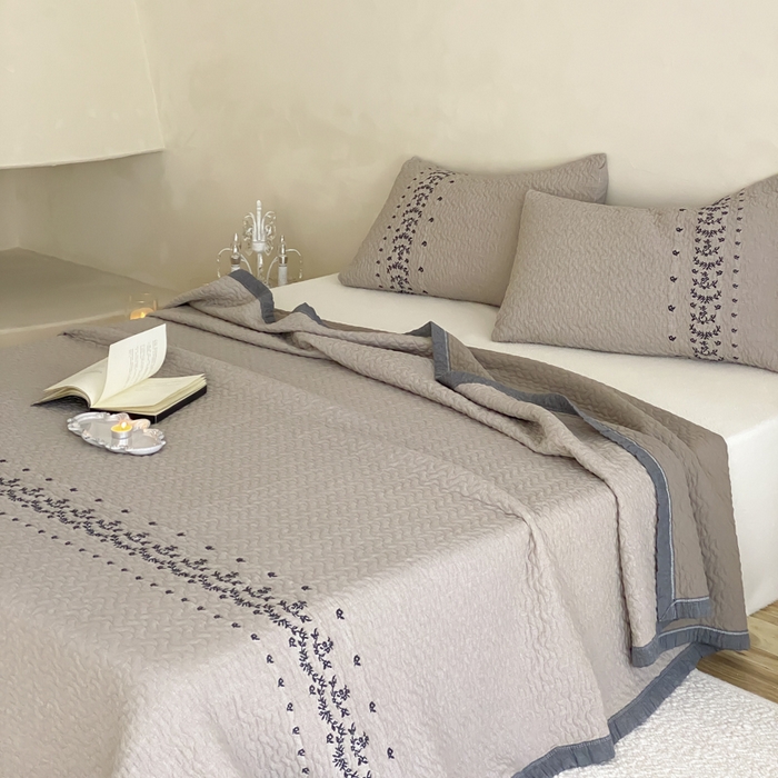 91家纺网 家纺一手货源 找家纺 麻依 2026新款韩国重工全棉纱布床盖床盖三件套 烟雨-灰咖