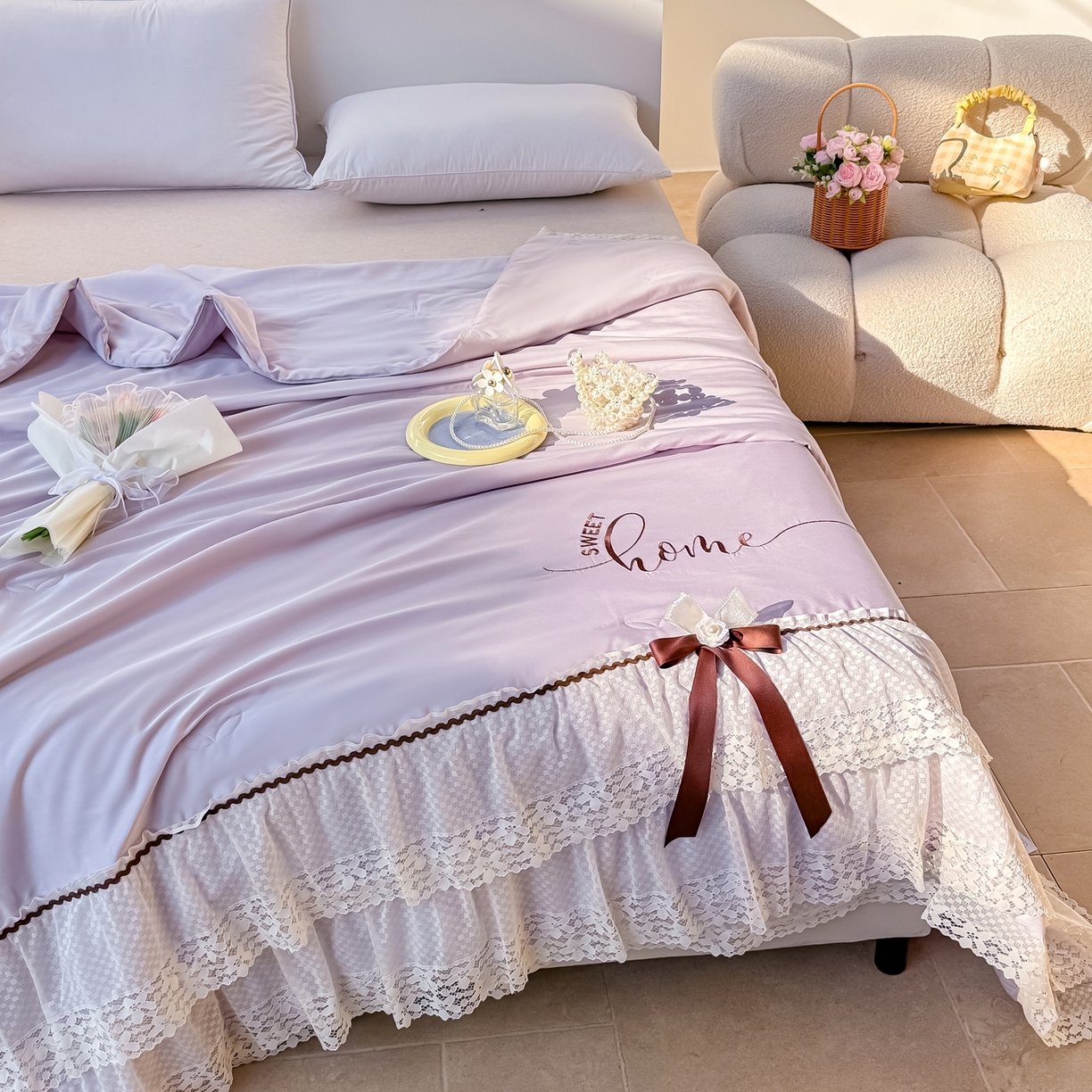 91家纺网 家纺一手货源 找家纺 优姿家纺 2026新款热款法式田园风花边天丝绣花夏被被子被芯 紫色