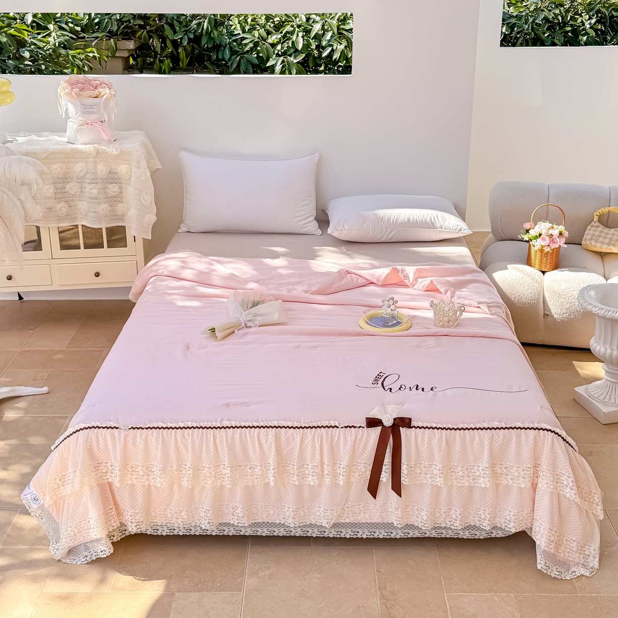 91家纺网 家纺一手货源 找家纺 优姿家纺 2026新款热款法式田园风花边天丝绣花夏被被子被芯 粉玉