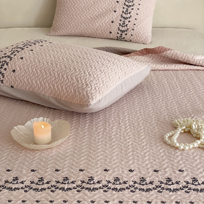 91家纺网 家纺一手货源 找家纺 麻依 2026新款韩国重工全棉纱布床盖床盖三件套 烟雨-粉