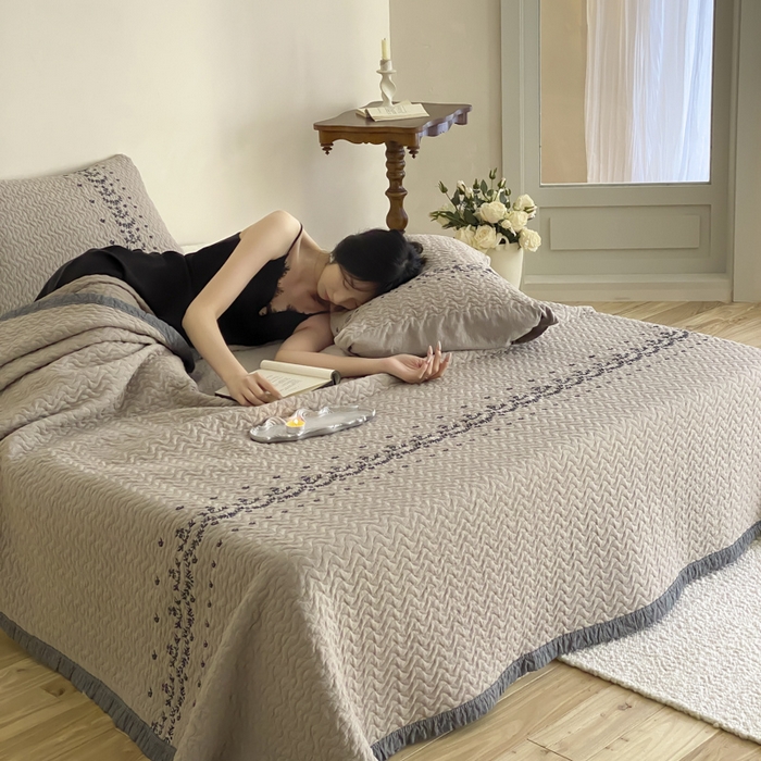 91家纺网 家纺一手货源 找家纺 麻依 2026新款韩国重工全棉纱布床盖床盖三件套 烟雨-灰咖