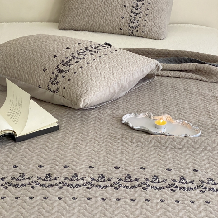 91家纺网 家纺一手货源 找家纺 麻依 2026新款韩国重工全棉纱布床盖床盖三件套 烟雨-灰咖