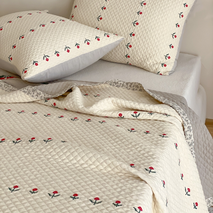 91家纺网 家纺一手货源 找家纺 麻依 2026新款韩国重工全棉纱布床盖床盖三件套 小花排排