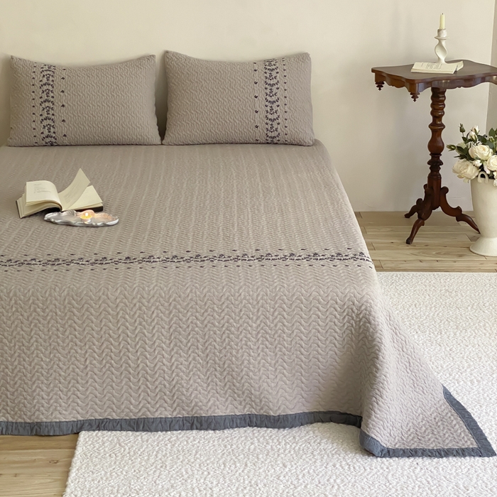 91家纺网 家纺一手货源 找家纺 麻依 2026新款韩国重工全棉纱布床盖床盖三件套 烟雨-灰咖