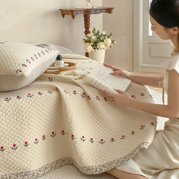 91家纺网 家纺一手货源 找家纺 麻依 2026新款韩国重工全棉纱布床盖床盖三件套 小花排排