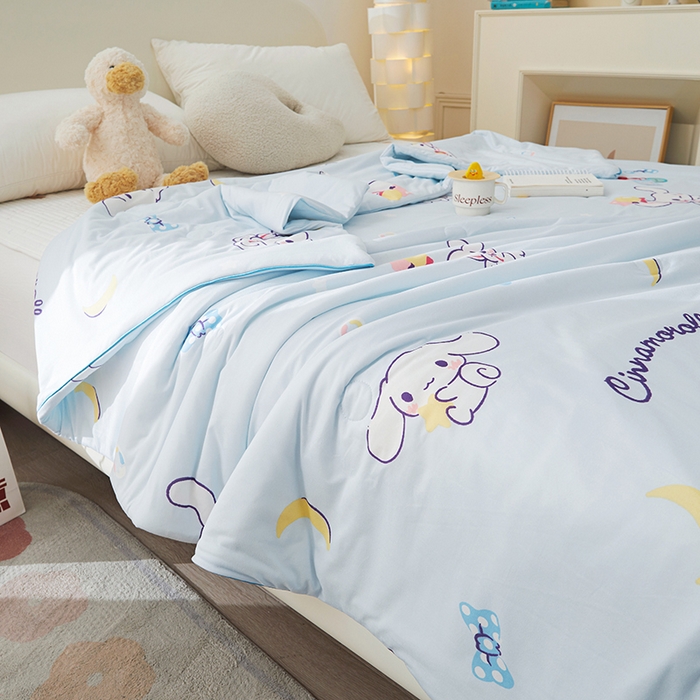 91家纺网 家纺一手货源 找家纺 优雅星家纺 2026新款A类针织棉三丽鸥正版夏被儿童卡通牛奶丝凉感夏凉被 玉桂狗-浅蓝