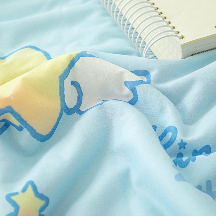 91家纺网 家纺一手货源 找家纺 优雅星家纺 2026新款A类针织棉三丽鸥正版夏被儿童卡通牛奶丝凉感夏凉被 玉桂狗-天蓝