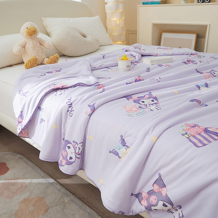 91家纺网 家纺一手货源 找家纺 优雅星家纺 2026新款A类针织棉三丽鸥正版夏被儿童卡通牛奶丝凉感夏凉被 库洛米-紫