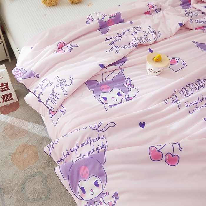 91家纺网 家纺一手货源 找家纺 优雅星家纺 2026新款A类针织棉三丽鸥正版夏被儿童卡通牛奶丝凉感夏凉被 库洛米-粉