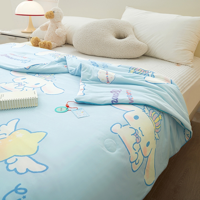 91家纺网 家纺一手货源 找家纺 优雅星家纺 2026新款A类针织棉三丽鸥正版夏被儿童卡通牛奶丝凉感夏凉被 玉桂狗-天蓝