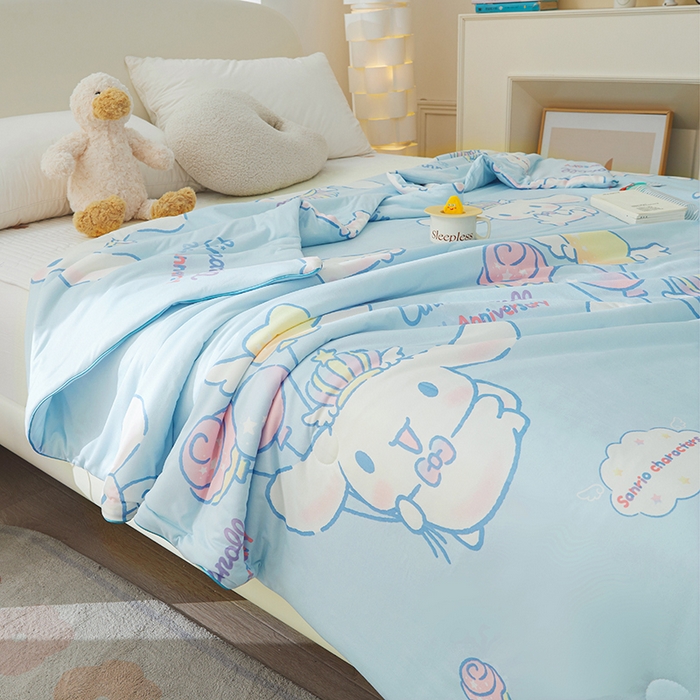 91家纺网 家纺一手货源 找家纺 优雅星家纺 2026新款A类针织棉三丽鸥正版夏被儿童卡通牛奶丝凉感夏凉被 玉桂狗-天蓝