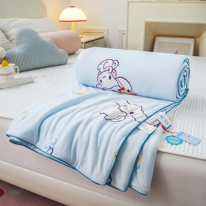 91家纺网 家纺一手货源 找家纺 优雅星家纺 2026新款A类针织棉三丽鸥正版夏被儿童卡通牛奶丝凉感夏凉被 玉桂狗-浅蓝