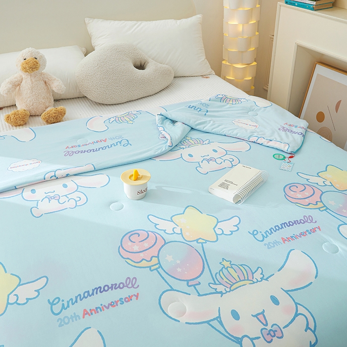 91家纺网 家纺一手货源 找家纺 优雅星家纺 2026新款A类针织棉三丽鸥正版夏被儿童卡通牛奶丝凉感夏凉被 玉桂狗-天蓝