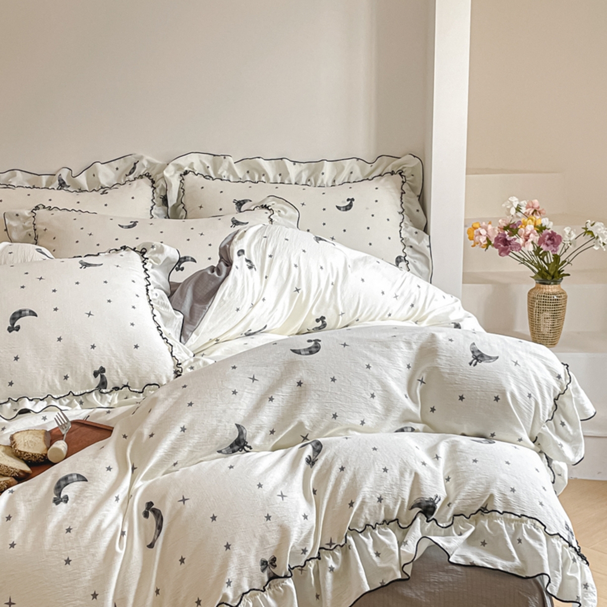 91家纺网 家纺一手货源 找家纺 柒月家居 2026新款法式赫本皱皱纱花边四件套 玛卡巴卡