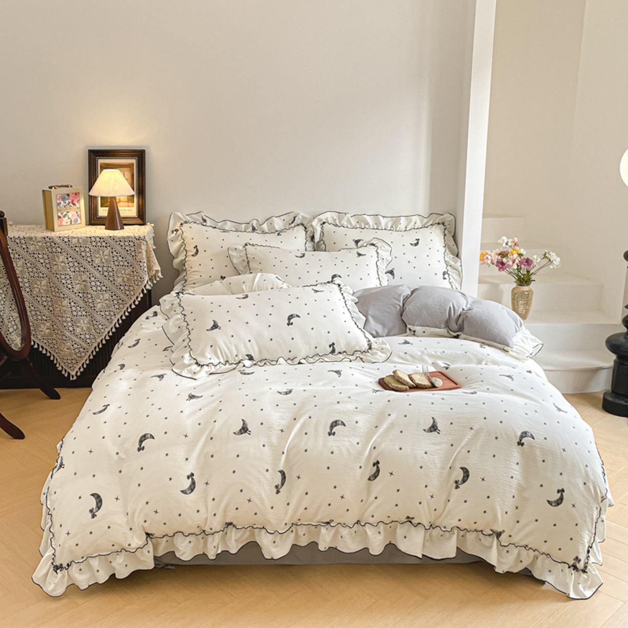 91家纺网 家纺一手货源 找家纺 柒月家居 2026新款法式赫本皱皱纱花边四件套 玛卡巴卡