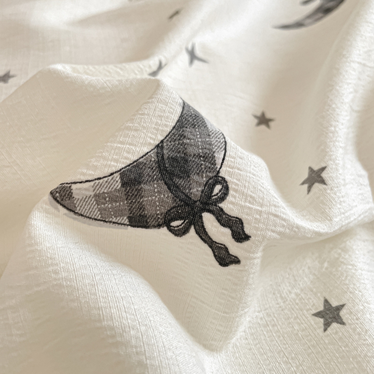 91家纺网 家纺一手货源 找家纺 柒月家居 2026新款法式赫本皱皱纱花边四件套 玛卡巴卡