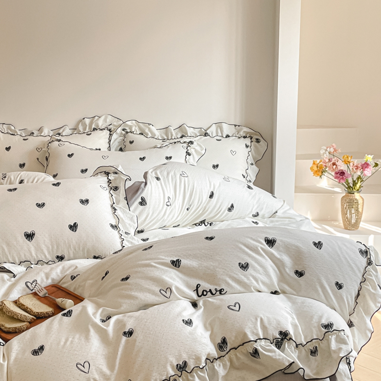 91家纺网 家纺一手货源 找家纺 柒月家居 2026新款法式赫本皱皱纱花边四件套 心心相印