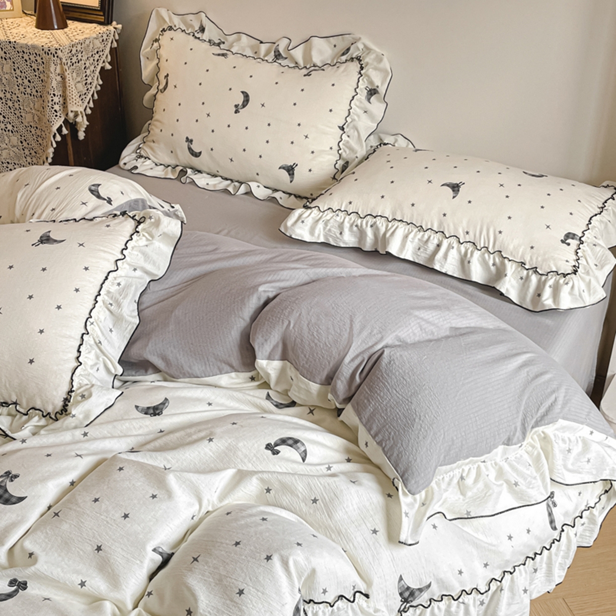 91家纺网 家纺一手货源 找家纺 柒月家居 2026新款法式赫本皱皱纱花边四件套 玛卡巴卡