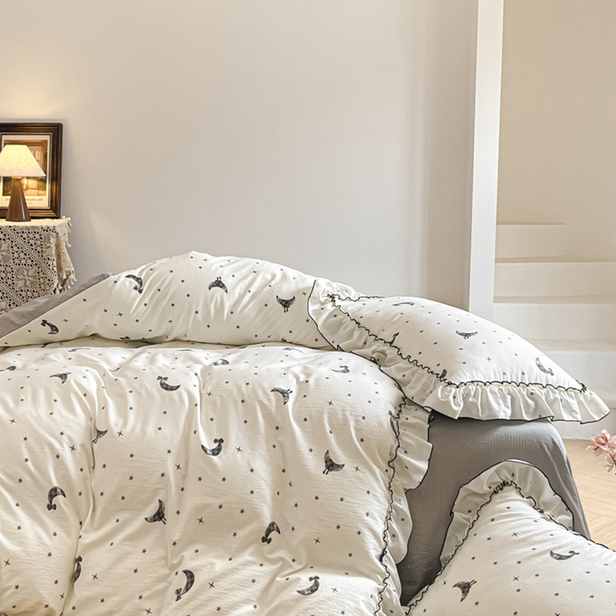 91家纺网 家纺一手货源 找家纺 柒月家居 2026新款法式赫本皱皱纱花边四件套 玛卡巴卡