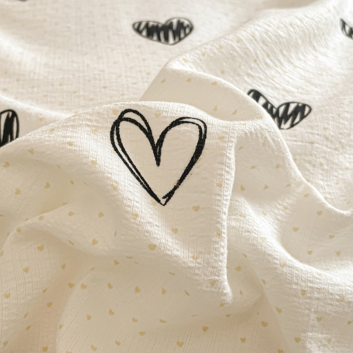 91家纺网 家纺一手货源 找家纺 柒月家居 2026新款法式赫本皱皱纱花边四件套 心心相印