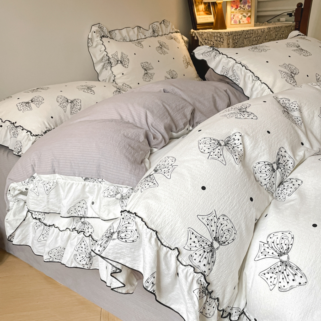 91家纺网 家纺一手货源 找家纺 柒月家居 2026新款法式赫本皱皱纱花边四件套 柔心结