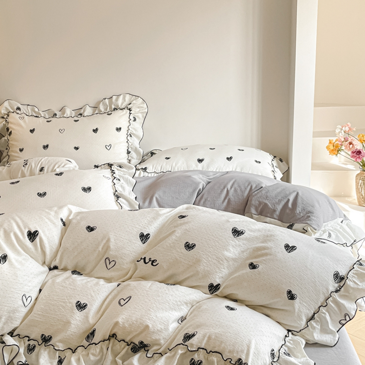 91家纺网 家纺一手货源 找家纺 柒月家居 2026新款法式赫本皱皱纱花边四件套 心心相印