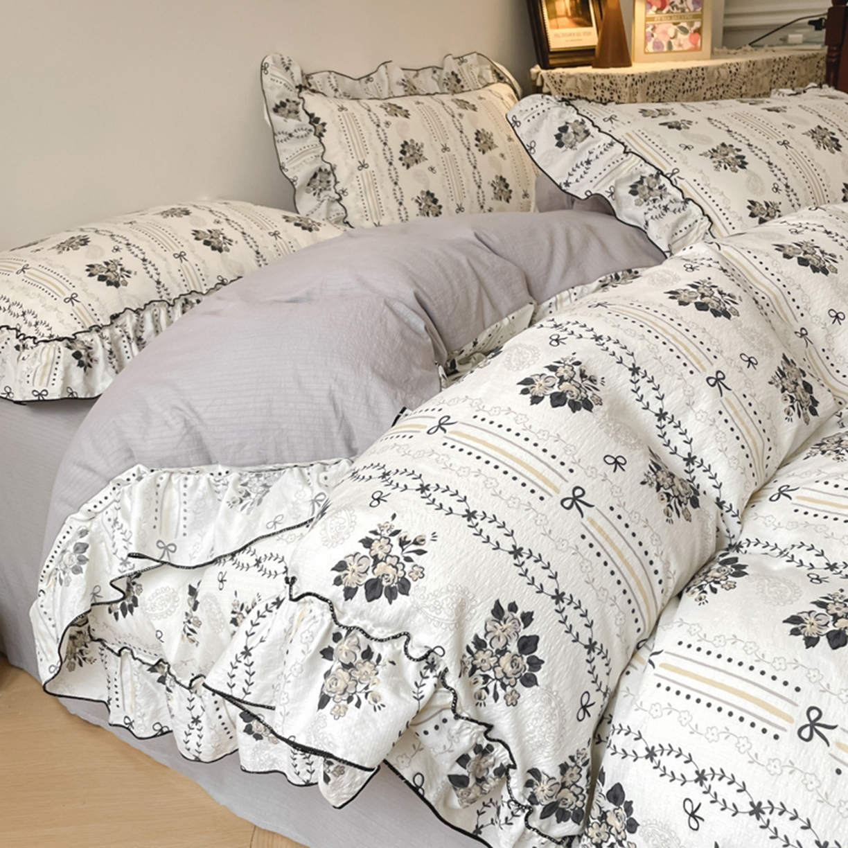 91家纺网 家纺一手货源 找家纺 柒月家居 2026新款法式赫本皱皱纱花边四件套 弥花集