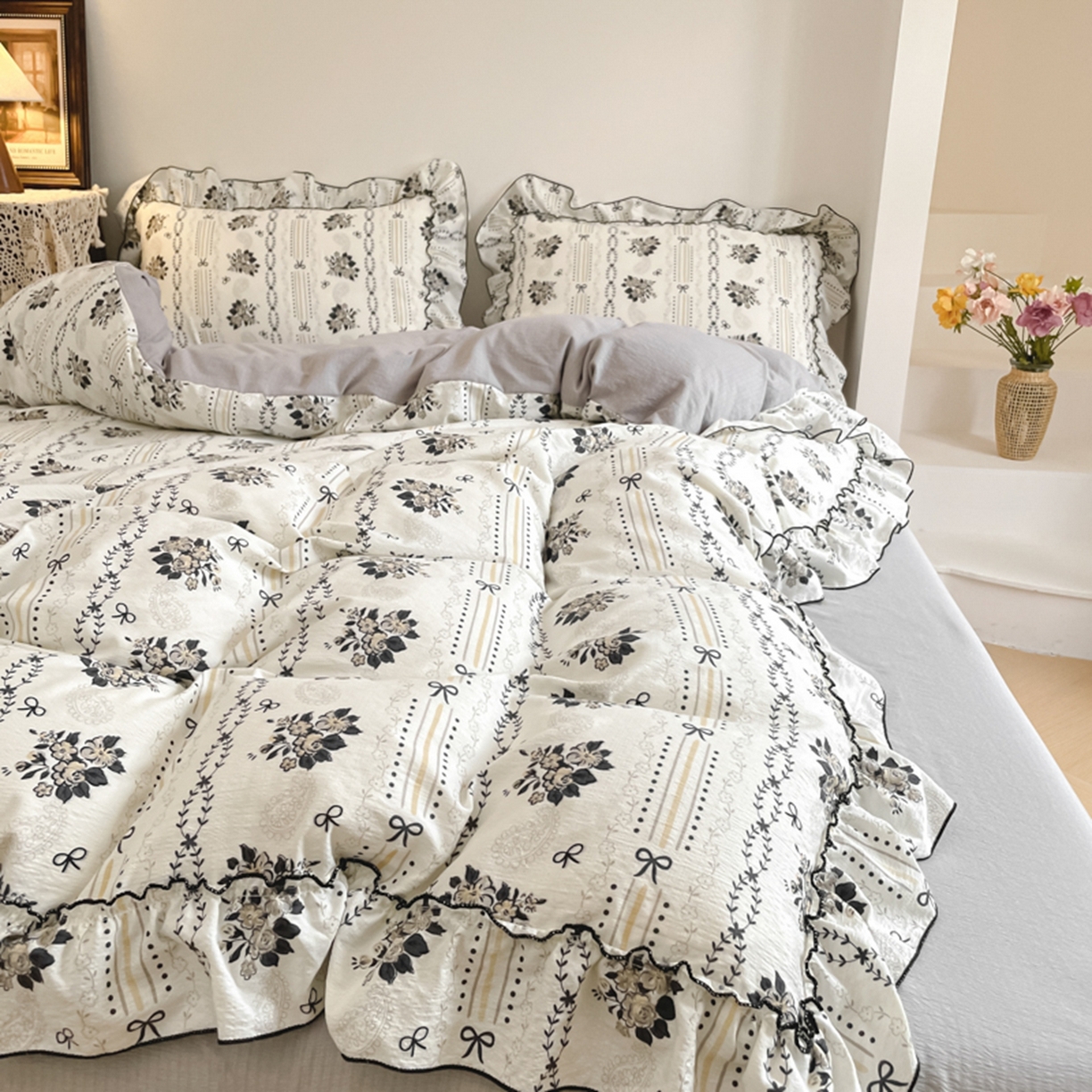 91家纺网 家纺一手货源 找家纺 柒月家居 2026新款法式赫本皱皱纱花边四件套 弥花集