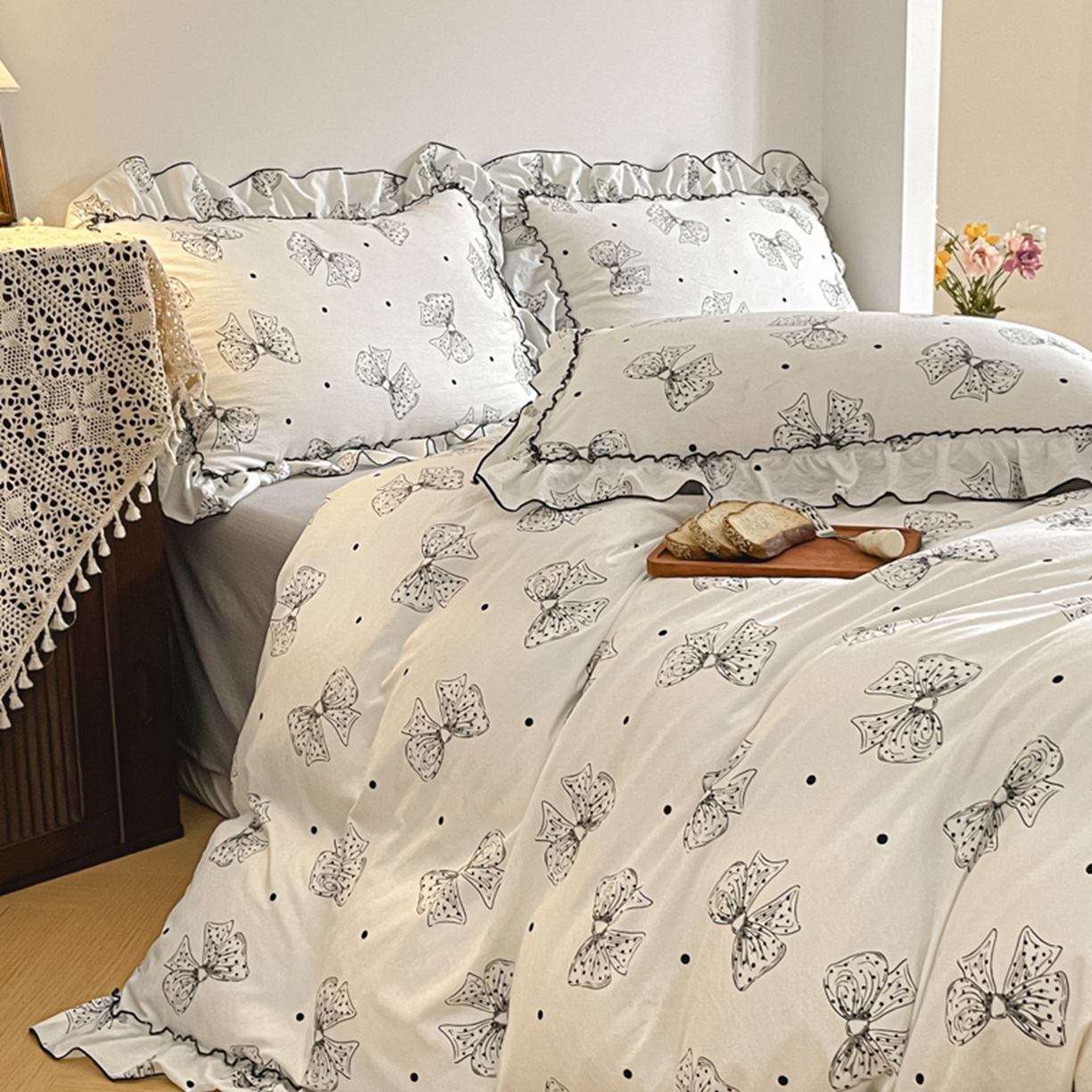 91家纺网 家纺一手货源 找家纺 柒月家居 2026新款法式赫本皱皱纱花边四件套 柔心结