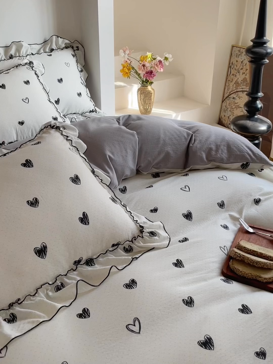 91家纺网 家纺一手货源 找家纺 柒月家居 2026新款法式赫本皱皱纱花边四件套 心心相印