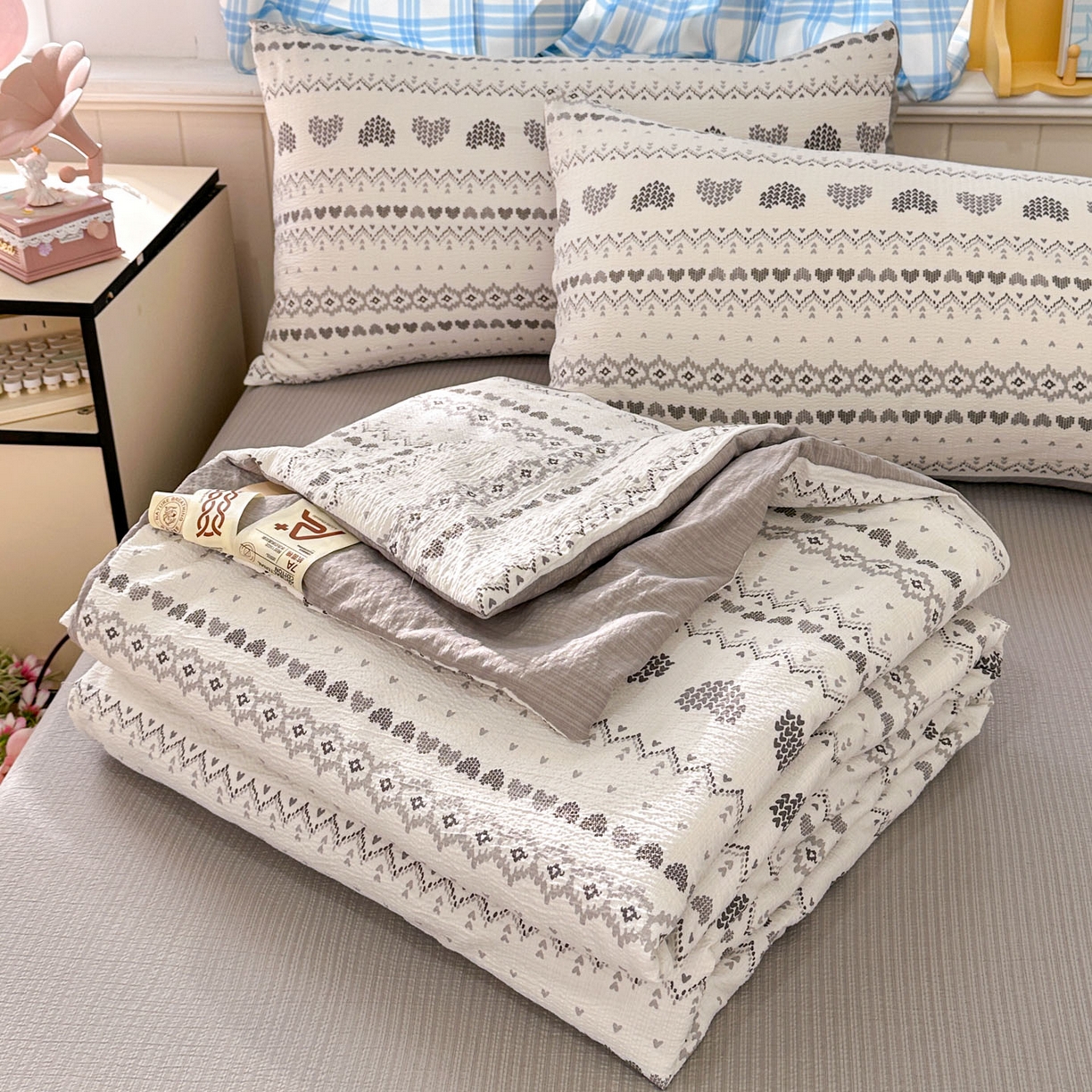 91家纺网 家纺一手货源 找家纺 （总）N先生+V 13814689556 发大图/买家秀 2026春夏新款A类泡芙双层纱夏被系列夏凉被空调被