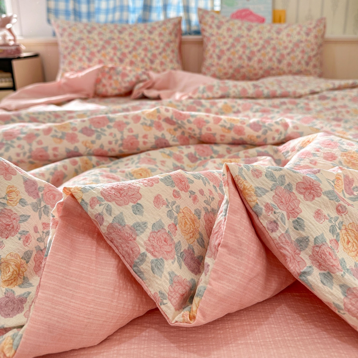 91家纺网 家纺一手货源 找家纺 N先生+V 13814689556 发大图/买家秀 2026春夏新款A类泡芙双层纱夏被系列夏凉被空调被 春风里(夏被）