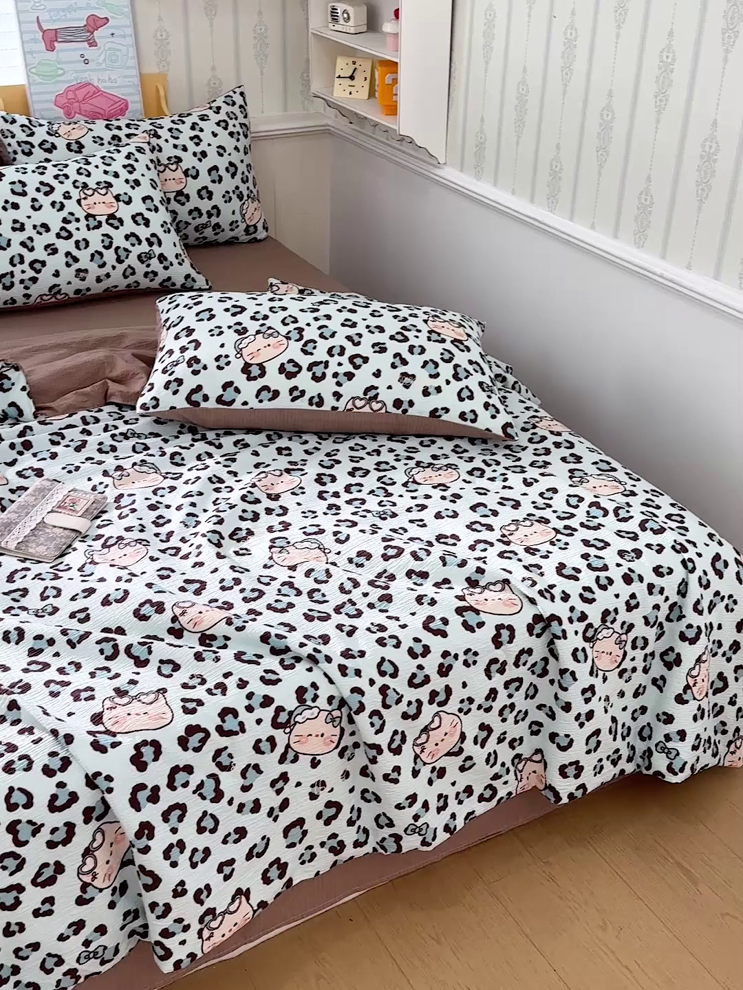 91家纺网 家纺一手货源 找家纺 N先生+V 13814689556 发大图/买家秀 2026春夏新款A类泡芙双层纱夏被系列夏凉被空调被 豹纹猫咪(夏被）