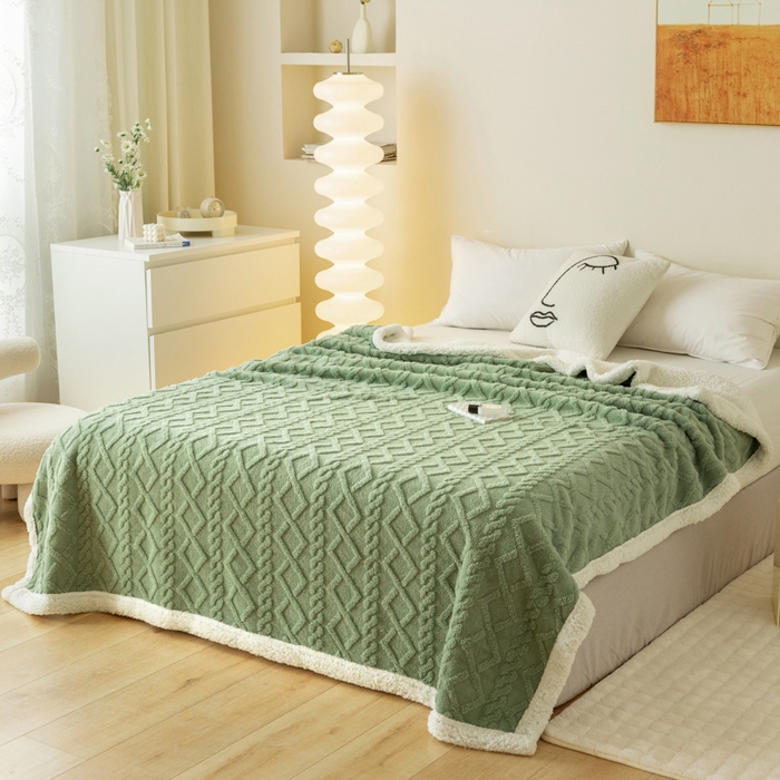 91家纺网 家纺一手货源 找家纺 优雅星家纺 2026直播热款高克重双面绒塔芙绒羊羔绒复合提花毯子毛毯盖毯 橄榄绿